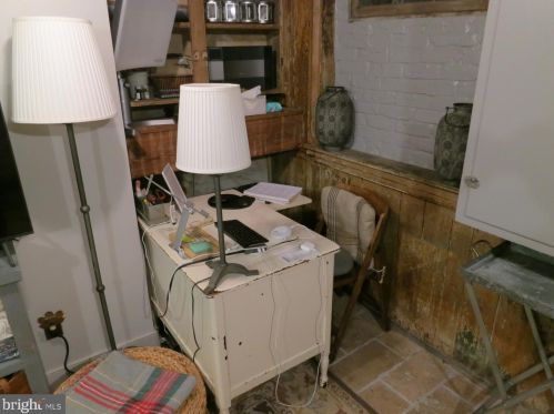 324 Camac St, Philadelphia PA 19140-4214 exterior