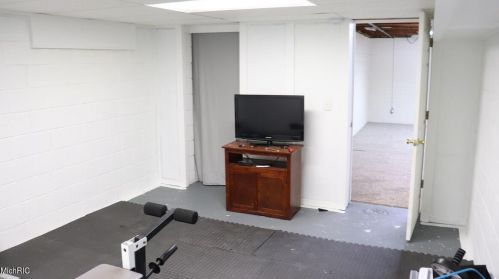 3821 Ellen St, Meskegon MI 49444-4067 exterior