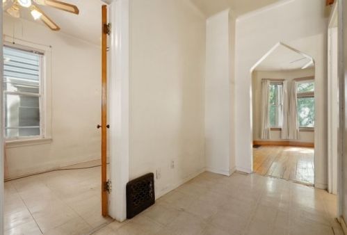 3320 Drake Ave, Chicago IL 60659-4420 exterior