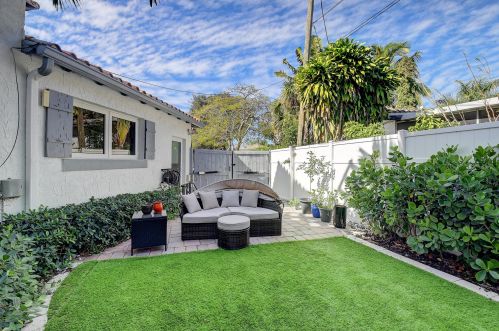 1470 4th Ct, Boca Raton FL  33432-1905 exterior