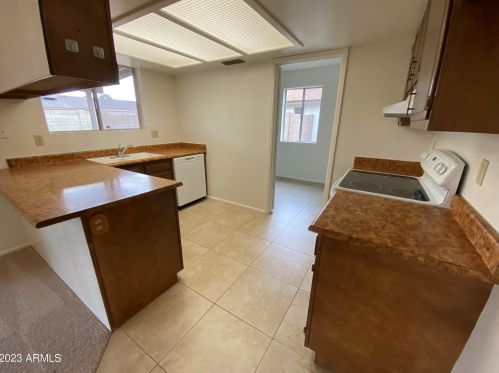 124 Bluefield Ave, Phoenix AZ 85032-1542 exterior