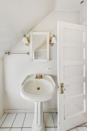 2145 Grace St, Chicago IL 60618-4901 exterior