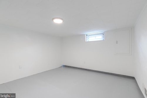 1871 Arena Dr, Trenton NJ 08610-2605 exterior