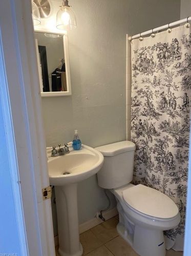 716 92 Ave, Naples FL 34108-2433 exterior