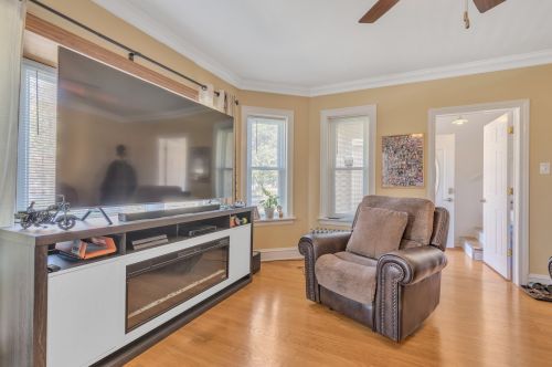 2819 Kilbourn Ave, Chicago IL 60623-4213 exterior