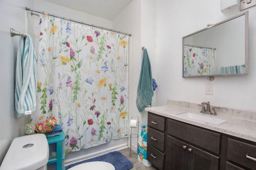 1114 Hamilton Ave, Grand Rapids MI 49504-4219 exterior