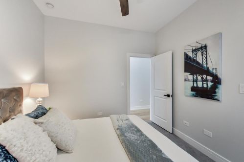 1624 Peterson Ave, Chicago IL  60660-2417 exterior