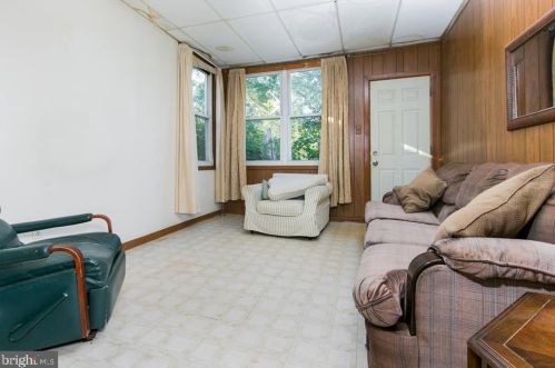 1268 Neal St, Washington, DC 20002-3810