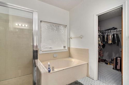 585 Shore Rd, Lithonia GA  30058-5990 exterior