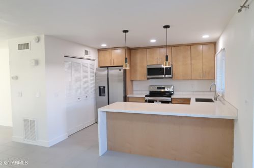 2821 Fairmount Ave, Phoenix AZ  85016-6900 exterior