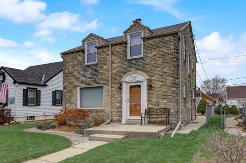 2335 54 St, Milwaukee WI 53219-3352 exterior