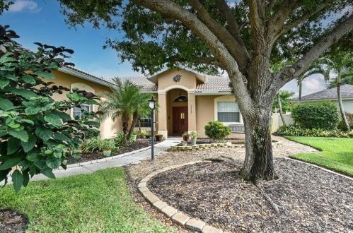 3262 Citron Dr, Naples, FL 34120-1470