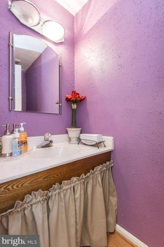 15 Hunters Gate Ct, Silver Spring MD 20904-1827 exterior