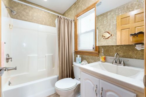 28148 Shr Dr, Gobles MI 49055-9115 exterior