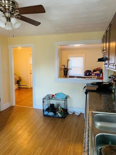 77 Seamans St, Providence, RI 02908-1320