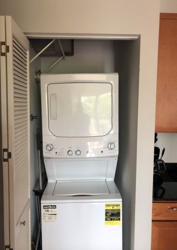 3920 Sheridan Rd, Chicago IL 60613-5493 exterior