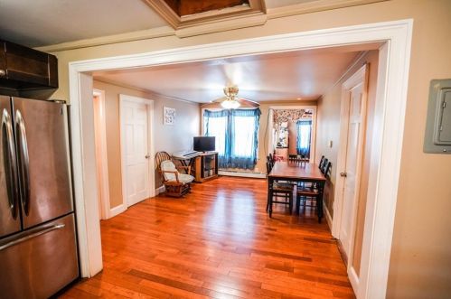 7 Deborah St, Providence RI 02909-4507 exterior