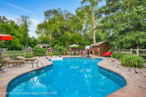 38 Normandy Ct, Middletown NJ 07748-3221 exterior