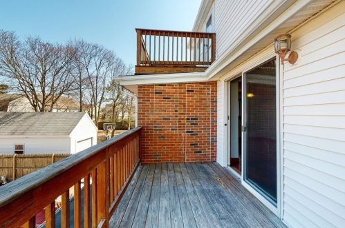 92 Chapel St, Newton MA 02458-1308 exterior