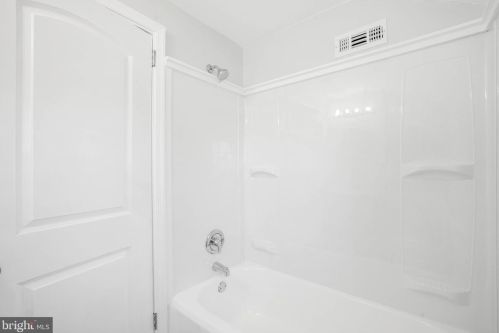 720 Irvington Pl, Chester PA 19013-5213 exterior