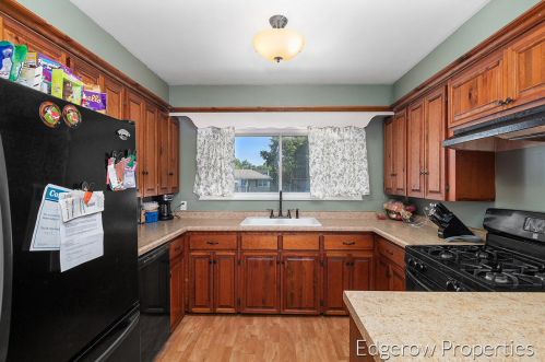 862 Buckingham St, Wyoming MI 49509-2827 exterior