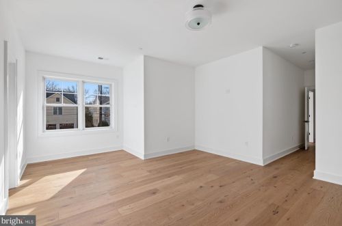 5805 Beech Ave, Bethesda MD  20817-3407 exterior