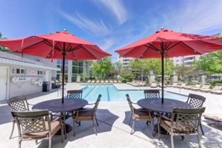 27040 Cedar Rd, Cleveland OH  44122-1115 exterior