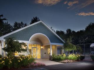 55 Golfview Dr, Manchester NH  03102-8924 exterior