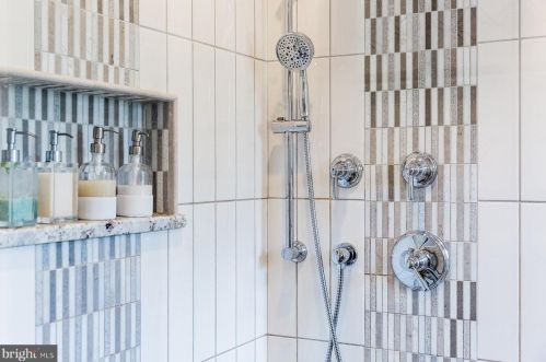 426 Dolly Dr, Lancaster PA 17601-3619 exterior