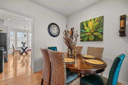 16 Cobblestone Ln, Middletown NY 10940-5091 exterior