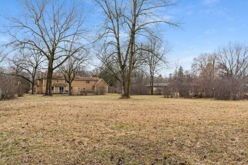 9360 Sleepy Hollow Ln, Milwaukee WI  53217-1242 exterior