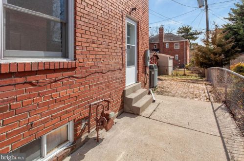 2022 21 St, Arlington VA 22201-3607 exterior