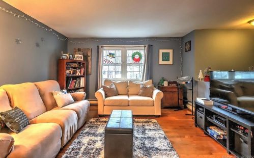 152 Nutmeg Dr, Torrington CT 06790-4123 exterior