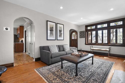 7457 Teasdale Ave, Saint Louis MO 63130-4056 exterior