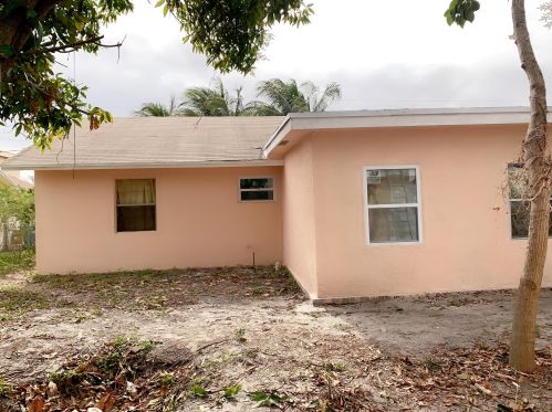 131 26 Ave, Boynton Beach FL 33426-7817 exterior