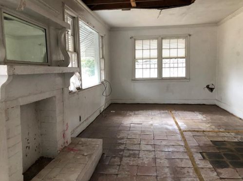 562 Gary Rd, Atlanta, GA 30318-6267