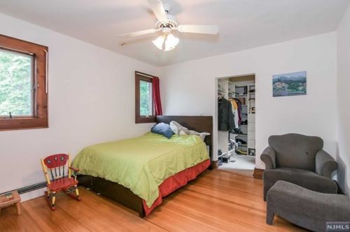 176 Chestnut St, Demarest NJ 07627-1035 exterior