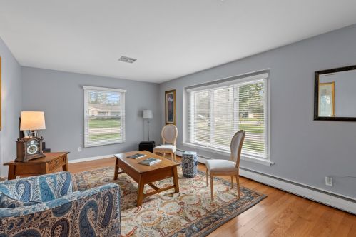 2415 Rochelle Ave, Milwaukee WI 53209-2624 exterior