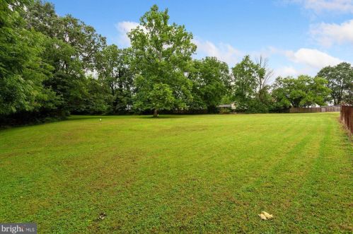 4610 Landgreen St, Rockville MD 20853-2731 exterior