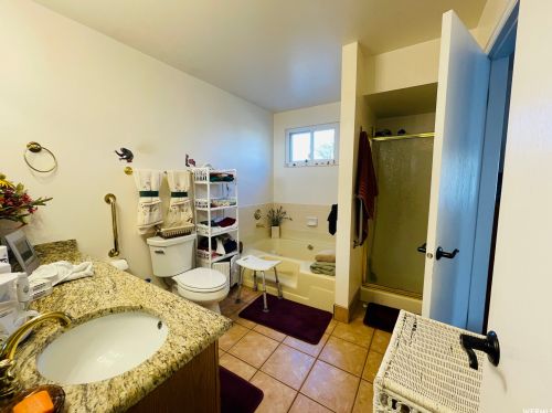 3358 6610, Taylorsville UT 84084-6904 exterior