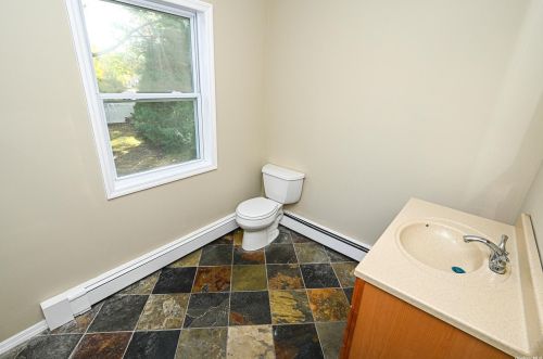 2 Gehrig St, Commack NY 11725-2006 exterior