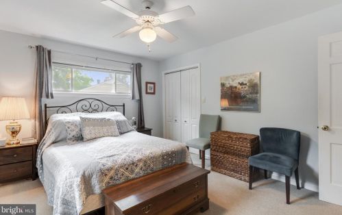 9208 Frst Hvn Dr, Alexandria VA 22309-3216 exterior