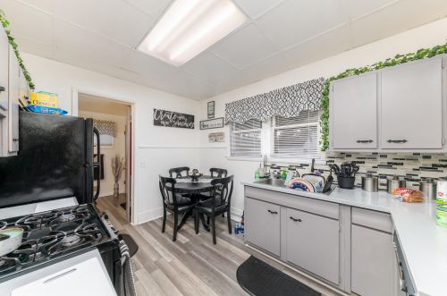 922 Lay Blvd, Kalamazoo MI 49001-3988 exterior