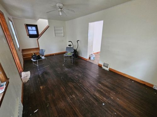 5360 52nd St, Milwaukee, WI 53218-3311