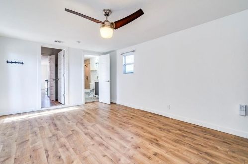 5315 Downs Dr, Austin TX 78721-2205 exterior