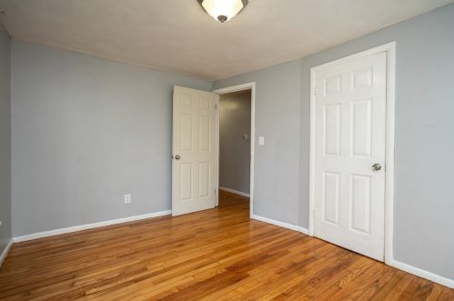 391 Massachusetts Ave, West Springfield MA 01089-2412 exterior