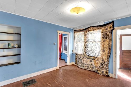 2317 Milligan Ave, Pittsburgh PA 15218-2241 exterior