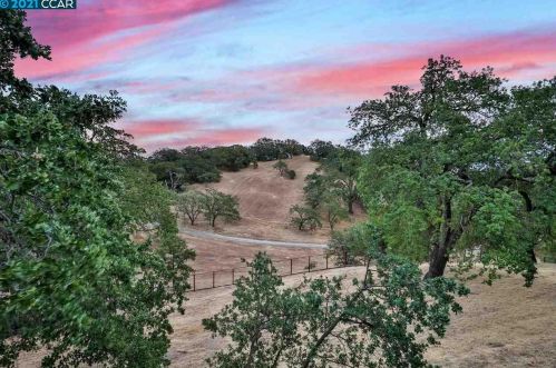 312 Primrose Dr, Concord, CA 94523-1627