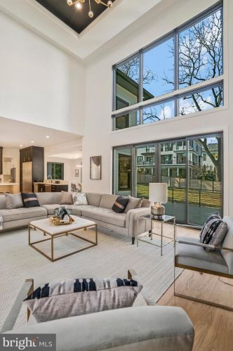 1520 Brookhaven Dr, Mc Lean VA  22101-4127 exterior