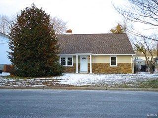 157 Brookfield Ave, Paramus, NJ 07652-5224
